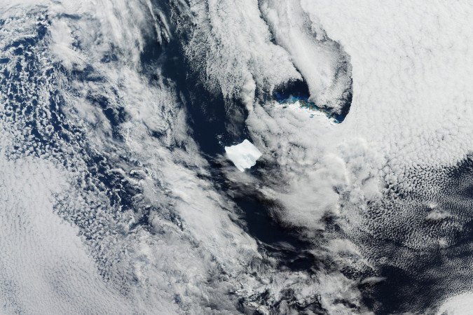 Maior iceberg do mundo é registrado e começa a se desintegrar Maior iceberg do mundo é registrado e começa a se desintegrar