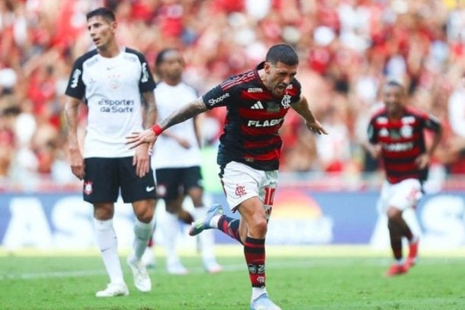 Flamengo larga na frente e pode ampliar a vantagem - (crédito: Foto: Gilvan de Souza/Flamengo) Flamengo larga na frente e pode ampliar a vantagem - (crédito: Foto: Gilvan de Souza/Flamengo)