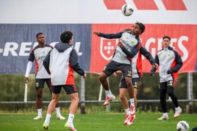 Jogadores do Benfica durante treinamento da equipe - (crédito: Foto: Divulgação) Jogadores do Benfica durante treinamento da equipe - (crédito: Foto: Divulgação)