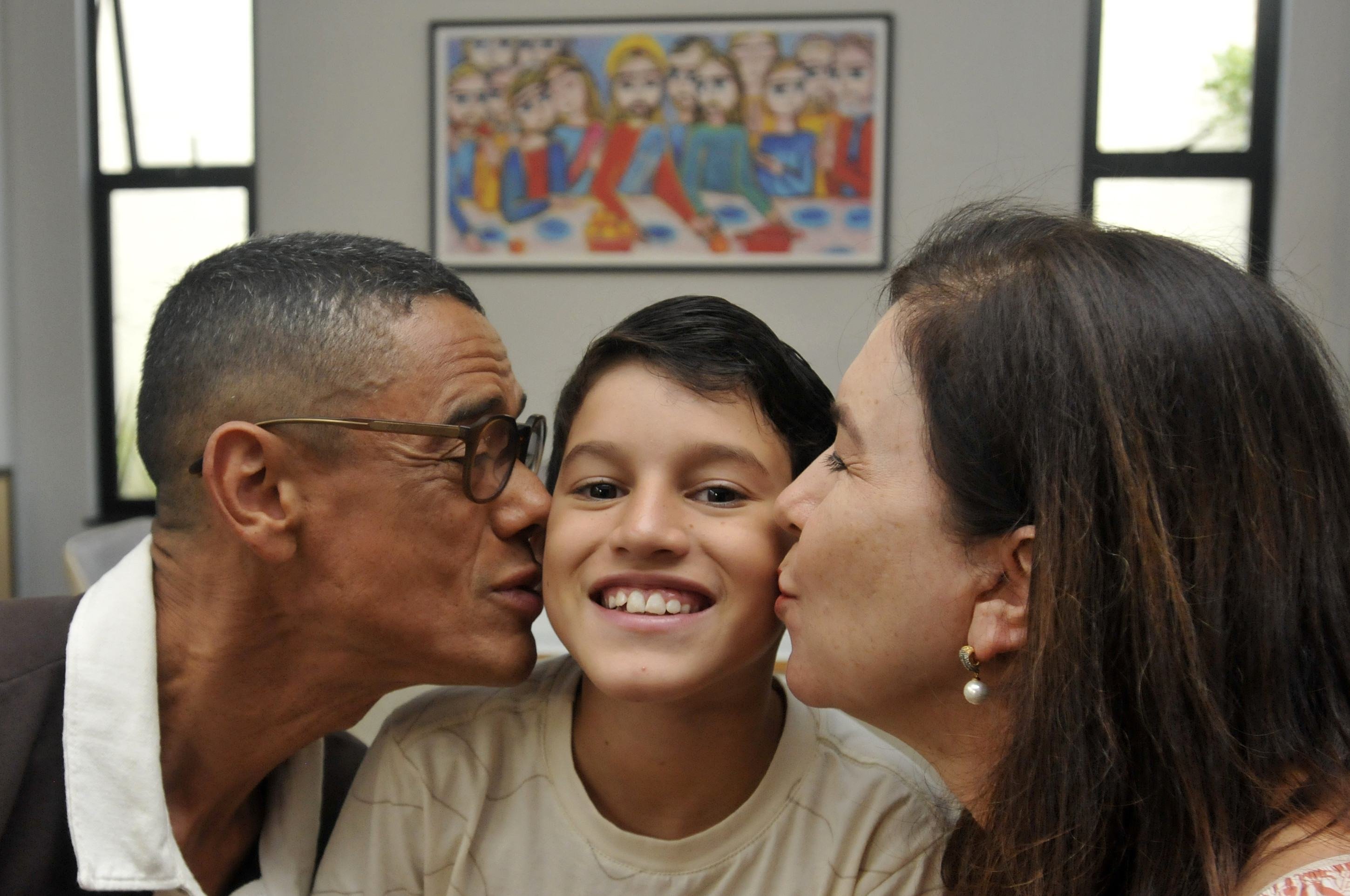  02/05/2025. Crédito: Minervino Júnior/CB/D.A Press. Brasil.  Brasilia - DF. Especial dia das mães.Vanuza Marinho com seu filho Lorenzo José e seu esposo Jusley José Soares.