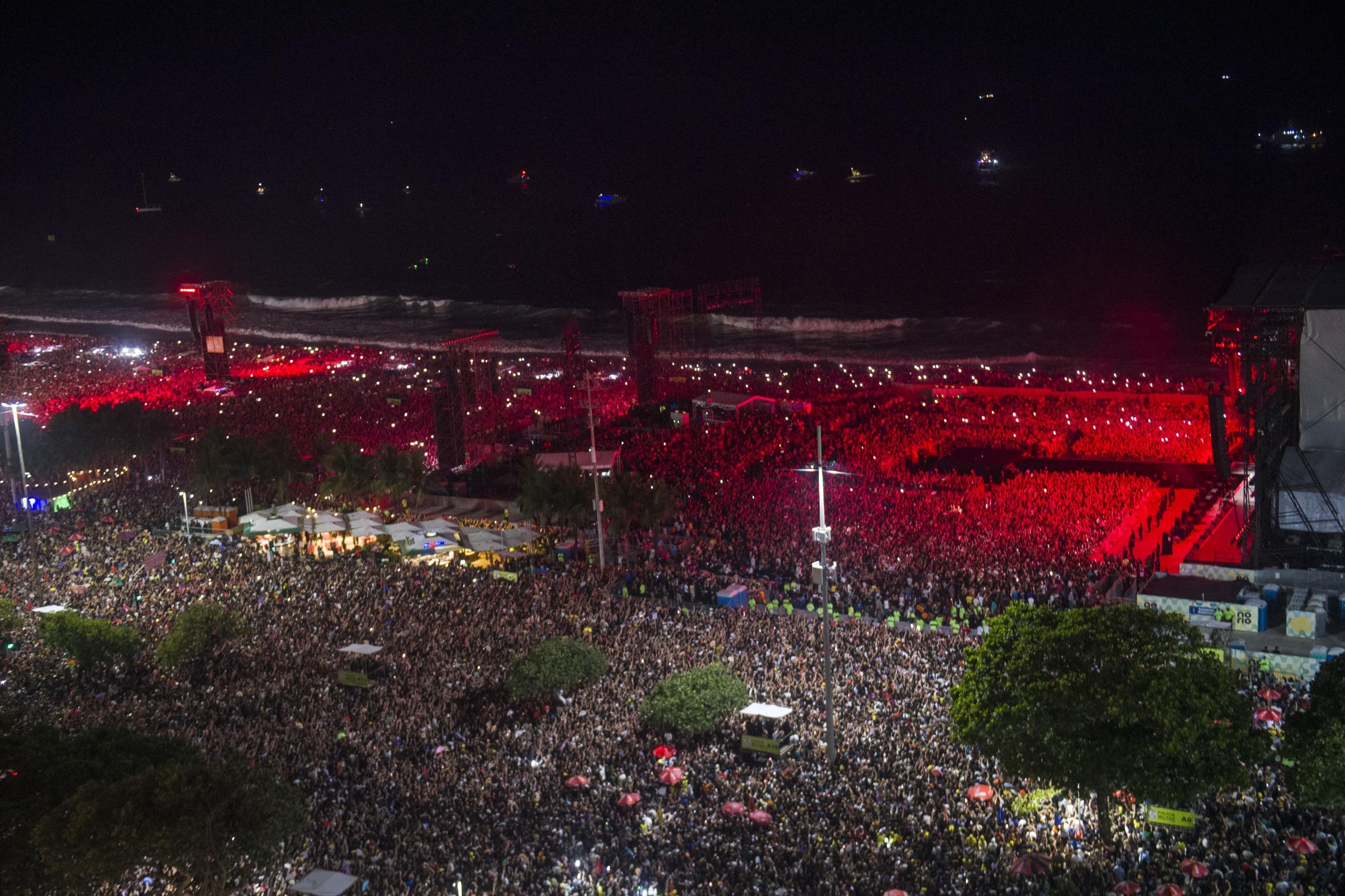  Aerial view of US pop star Lady Gagas concert at Copacabana beach in Rio de Janeiro, Brazil on May 3, 2025. (Photo by Daniel RAMALHO / AFP)       