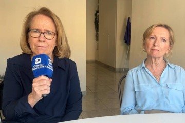 Anne Barrett Doyle (E), codiretora da BishopAccountability, e Ann Hagab Webb, psicóloga e vítima de padre pedófilo, em entrevista ao Correio durante o conclave  -  (crédito: Rodrigo Craveiro/CB/D.A Press)