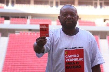 Cartões vermelhos serão distribuídos na entrada do estádio -  (crédito: José Martins/Sejus)