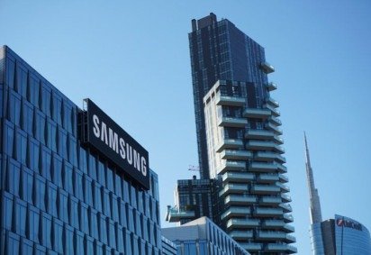 Samsung anuncia maior recompra de a&ccedil;&otilde;es da hist&oacute;ria ap&oacute;s impulso da IA -  (crédito: Babak Habibi Unsplash) -Samsung anuncia maior recompra de a&ccedil;&otilde;es da hist&oacute;ria ap&oacute;s impulso da IA -  (crédito: Babak Habibi Unsplash)