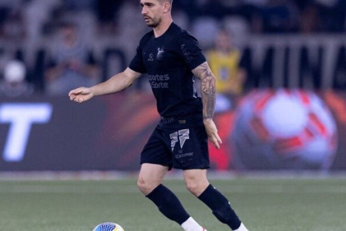 IGOR CORONADO - Outro que entrou muito bem. Manteve o dinamismo do meio-campo e foi recompensado ao anotar o quarto gol do Timão, em linda cavadinha. NOTA 7,5 - Foto: Rodrigo Coca / Ag. Corinthians