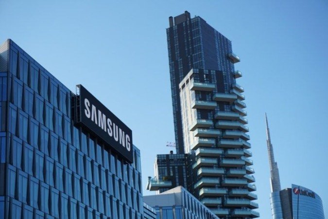 Samsung anuncia maior recompra de ações da história após impulso da IA - QTU Questões do Universo