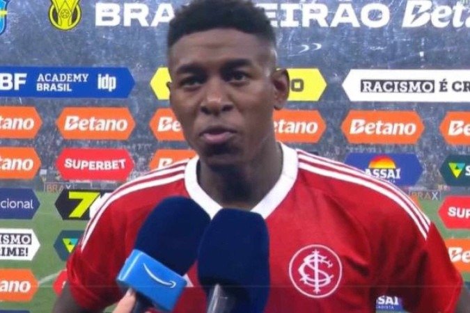 Vitão, do Internacional, faz duras críticas à arbitragem em derrota para o Corinthians - (crédito: Foto: Reprodução) Vitão, do Internacional, faz duras críticas à arbitragem em derrota para o Corinthians - (crédito: Foto: Reprodução)