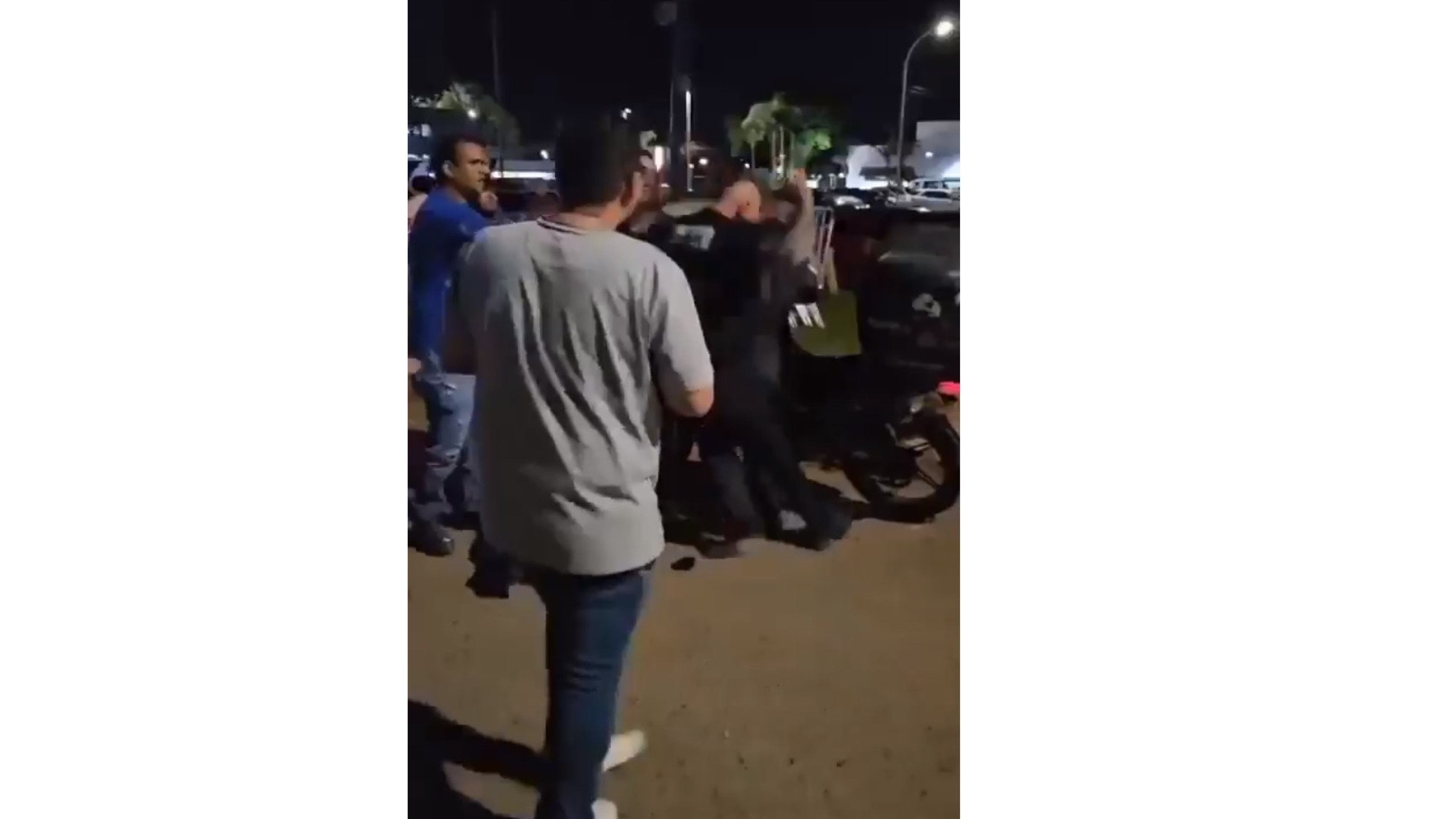Segurança do Vasco agride torcedor que protestava em frente a hotel