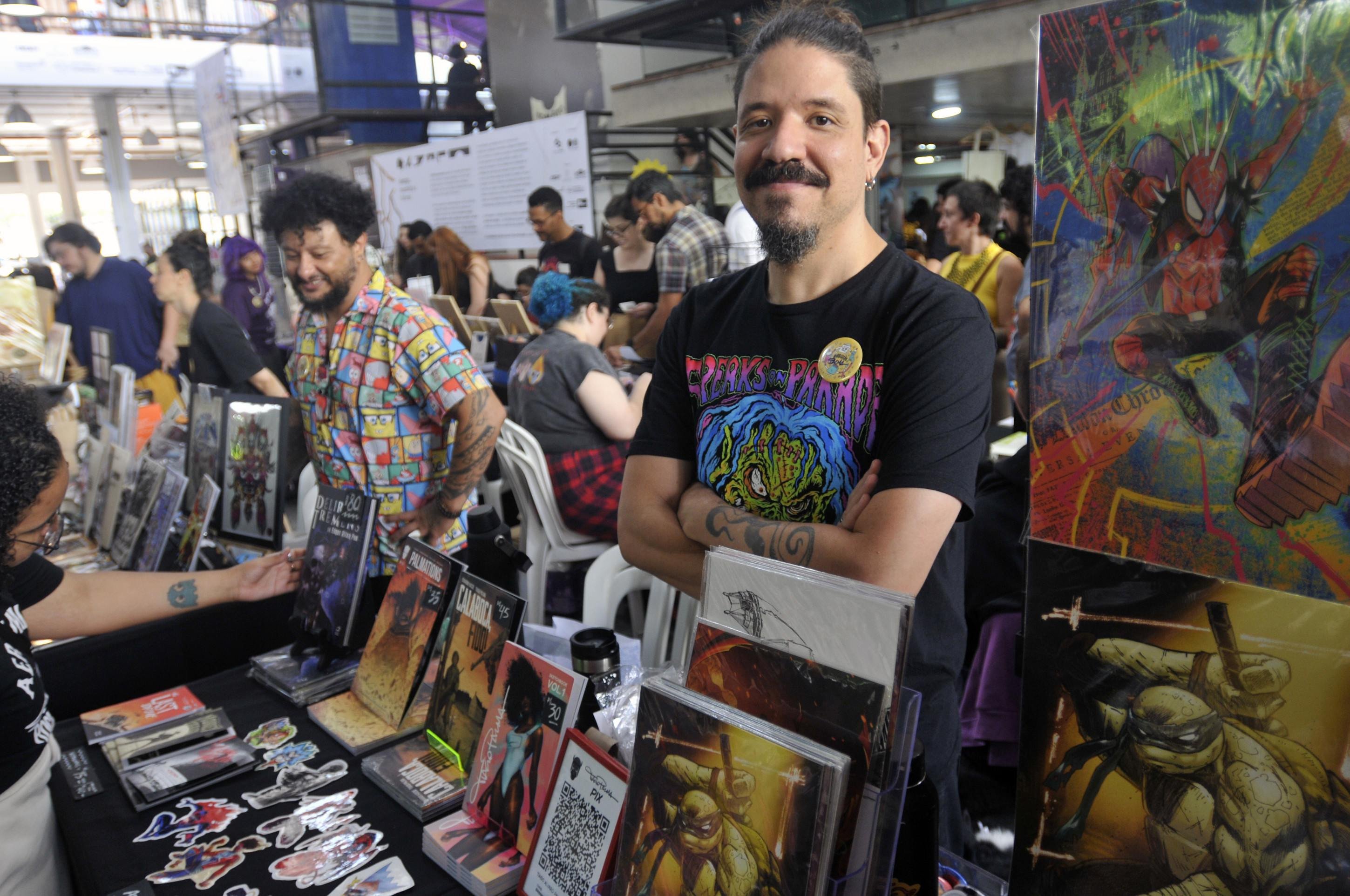Rabiscando feira de arte e designer no Espaço Renato Russo. Tiago Palma