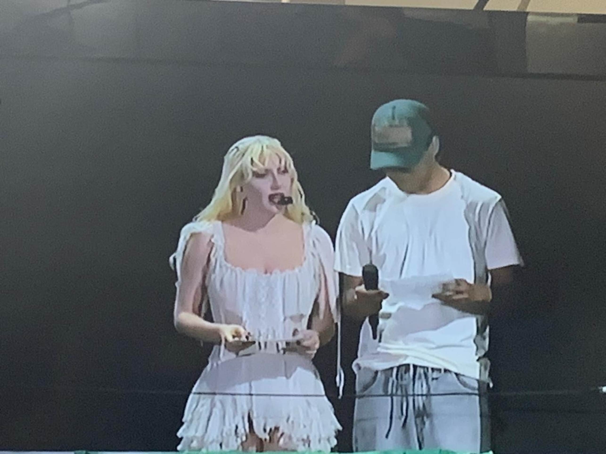 Em monólogo ao Brasil, Lady Gaga chora e agradece: 