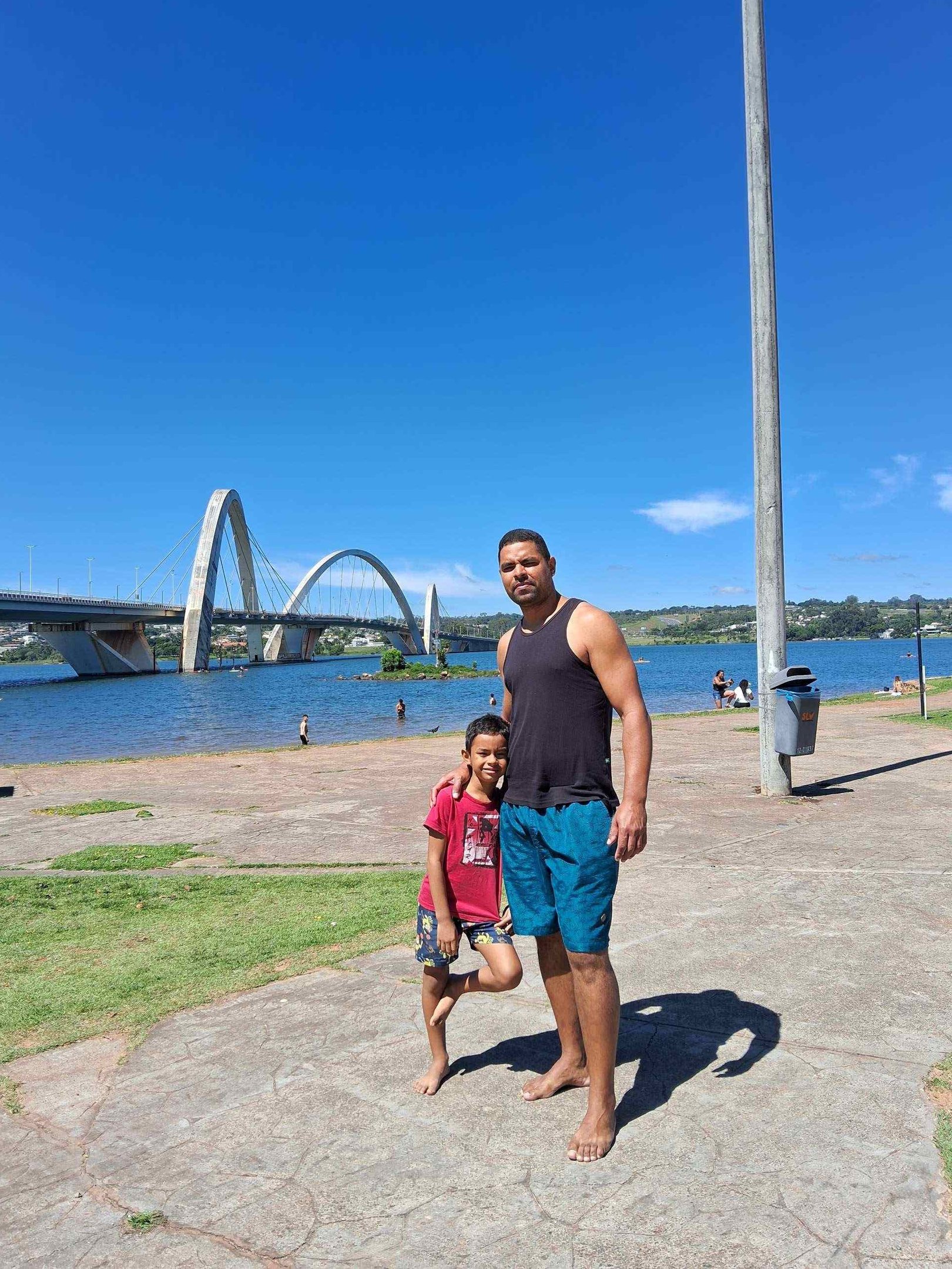 Hugo e o pai Rafel Santos no Paranoá