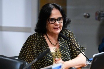 'Nosso papel como parlamentar é também investigar, é acompanhar o que acontece com a verba pública, com dinheiro público', frisou Damares - 