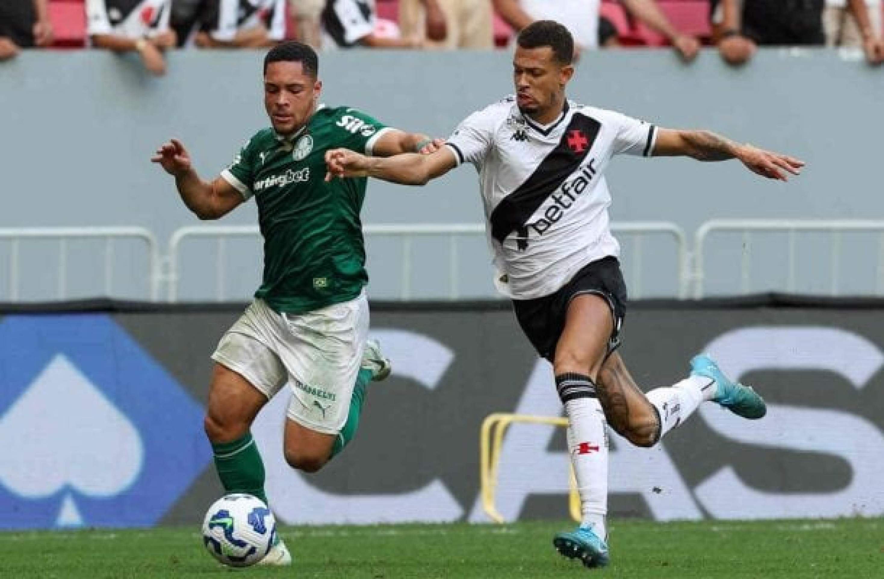 João Victor isenta Hugo Moura em derrota do Vasco