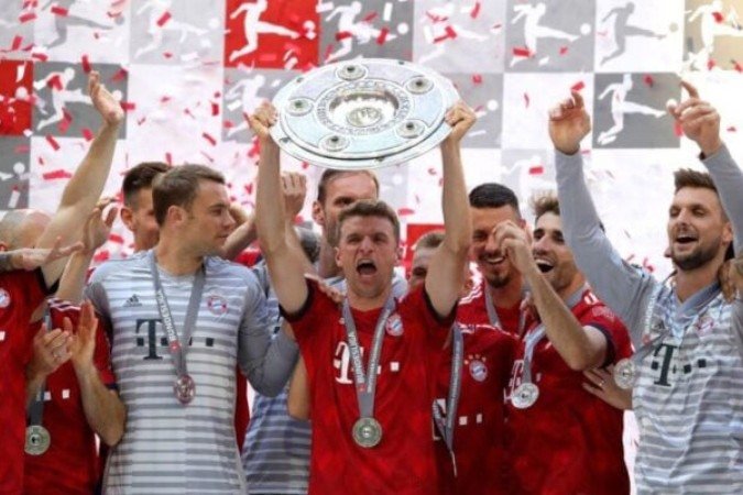 Na foto, Bayern festeja título alemão de 22/23. Após perder o caneco para o Leverkusen em 23/24, Bávaros recuperaram a hegemonia - (crédito: Foto: Divulgação Bundesliga) Na foto, Bayern festeja título alemão de 22/23. Após perder o caneco para o Leverkusen em 23/24, Bávaros recuperaram a hegemonia - (crédito: Foto: Divulgação Bundesliga)