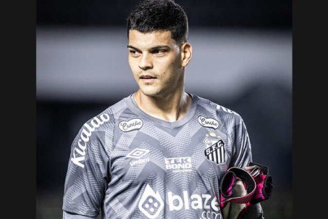 GABRIEL BRAZÃO – Uma ótima defesa no primeiro tempo, abafando chute de Cristian Olivera. Nenhuma culpa no gol. NOTA 6,0. Foto: Raul Baretta/Santos FC  