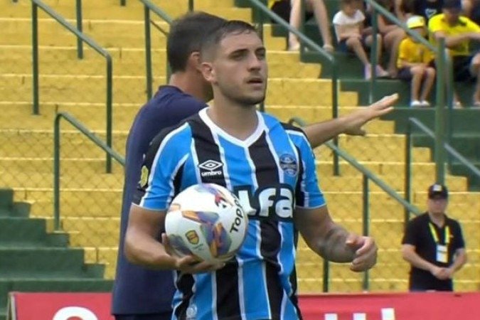 CAMILO – Substituiu Cuéllar aos 25 da etapa final e manteve a pegada do titular na marcacão, mas sem maior destaque no apoio. NOTA 5,5. Foto: Lucas Uebel/Grêmio