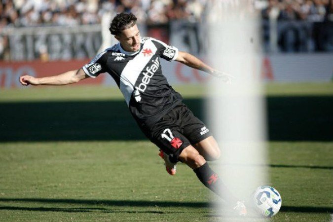 NUNO MOREIRA - É um ótimo jogador neste time do Vasco. Atuou mais como atacante com a mudança de esquema e foi participativo. Deu domínio de cinema. NOTA 7,0. Foto: Matheus Lima / Vasco