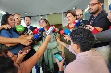 A articulação entre as ministras, sugerida por Márcia (à direita) deve incluir, ainda, um posicionamento coletivo sobre casos de violência política, além de ações coordenadas com o Planalto -  (crédito: Eduarda Esposito/CB/DA.Press)