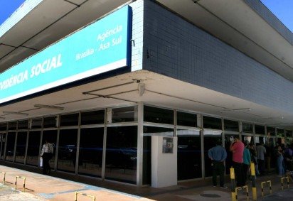 Só entre abril e julho de 2020, a Conafer incluiu 73 mil novos filiados na base de dados do INSS, o equivalente a cerca de 610 registros por dia. O volume chamou atenção de órgãos de controle e resultou em duas fases da operação 