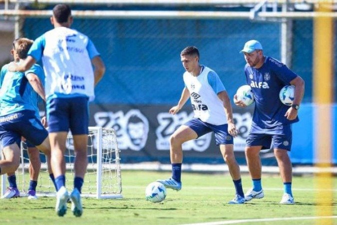 Grêmio terá desafio de manter nível de atuação com até quatro mudanças no time titular em duelo pela Sul-Americana - (crédito: Foto: Lucas Uebel / Grêmio FBPA) Grêmio terá desafio de manter nível de atuação com até quatro mudanças no time titular em duelo pela Sul-Americana - (crédito: Foto: Lucas Uebel / Grêmio FBPA)