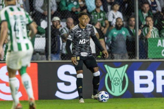 PALACIOS - O colombiano retornou aos gramados. Não conseguiu fazer muita coisa durante o jogo, mas deixou uma esperança para o torcedor do Galo. Nota: 5 - Foto: Pedro Souza/Atlético-MG