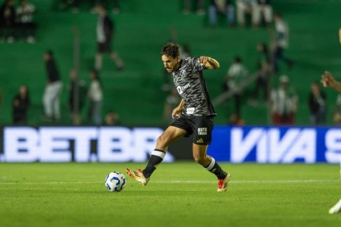 IGOR GOMES - Fez uma boa partida, com uma presença bem ativa no meio de campo e aparecendo bem no campo de ataque. Nota: 6 - Foto: Pedro Souza/Atlético-MG