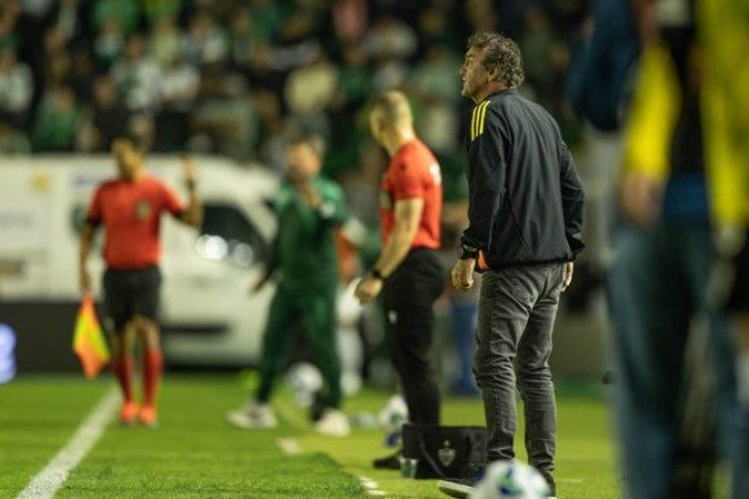 CUCA - O treinador do Galo conseguiu uma boa formação no meio de campo, com uma atuação mais ofensiva. Sofreu com a falta de opções no banco, que retardou as alterações e que permitiu uma pressão do adversário. Nota: 6,5 - Foto: Pedro Souza/Atlético-MG