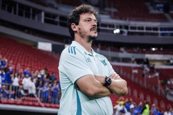 Fernando Diniz está sem clube desde que deixou o Cruzeiro no início do ano - (crédito: Foto: Gustavo Aleixo/Cruzeiro) Fernando Diniz está sem clube desde que deixou o Cruzeiro no início do ano - (crédito: Foto: Gustavo Aleixo/Cruzeiro)