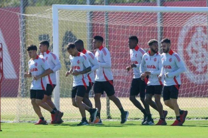 Alan Patrick treina normalmente em reapresentação do Inter com demais titulares -  (crédito: Foto: Ricardo Duarte / Internacional)