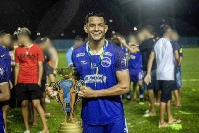 Uma das vítimas de operação da Polícia Militar do Amapá foi o meio-campista Wendel Cristian da Conceição, que tinha 21 anos - (crédito: Foto; Arquivo Pessoal) Uma das vítimas de operação da Polícia Militar do Amapá foi o meio-campista Wendel Cristian da Conceição, que tinha 21 anos - (crédito: Foto; Arquivo Pessoal)