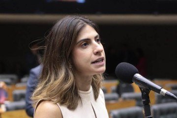 Camila Jara é deputada mais jovem da história do Mato Grosso do Sul. Ela foi candidata a prefeita de Campo Grande nas eleições municipais de 2024, terminando a disputa em quarto lugar -  (crédito: Bruno Spada/Câmara dos Deputados )