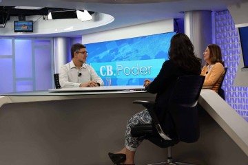 O padre jesuíta Álvaro Pimentel foi o entrevistado desta terça-feira (6/5) no CB.Poder. Na bancada, Sibele Negromonte e Jaqueline Fonseca
       -  (crédito:  Bruna Gaston CB/DA Press)
