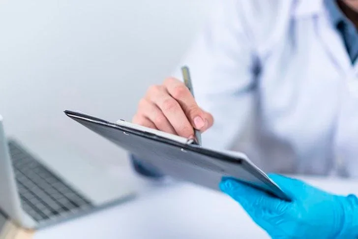 Esses compostos ajudam a combater os radicais livres (moléculas instáveis que surgem como resultado da queima de oxigênio pelas células), o que pode prevenir o envelhecimento precoce, câncer e problemas cardíacos. - 