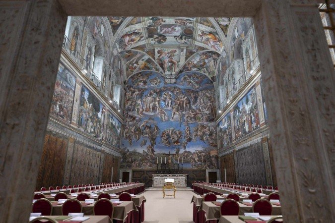 A Capela Sistina pronta para receber a votação que decidirá os rumos da Igreja Católica - (crédito: Midia do Vaticano/AFP) A Capela Sistina pronta para receber a votação que decidirá os rumos da Igreja Católica - (crédito: Midia do Vaticano/AFP)
