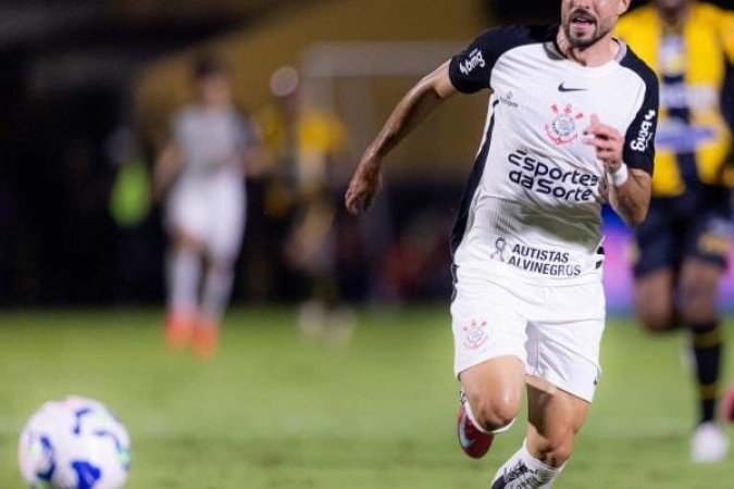 HÉCTOR HERNÁNDEZ - O espanhol entrou já na reta final e ainda teve uma boa oportunidade para marcar o gol da vitória. Nota: 5 - Foto: Rodrigo Coca/Agência Corinthians