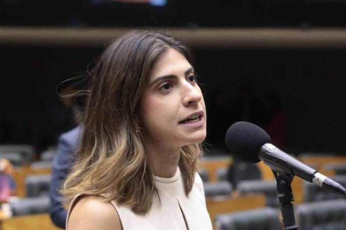Camila Jara é deputada mais jovem da história do Mato Grosso do Sul. Ela foi candidata a prefeita de Campo Grande nas eleições municipais de 2024, terminando a disputa em quarto lugar - (crédito: Bruno Spada/Câmara dos Deputados ) Camila Jara é deputada mais jovem da história do Mato Grosso do Sul. Ela foi candidata a prefeita de Campo Grande nas eleições municipais de 2024, terminando a disputa em quarto lugar - (crédito: Bruno Spada/Câmara dos Deputados )