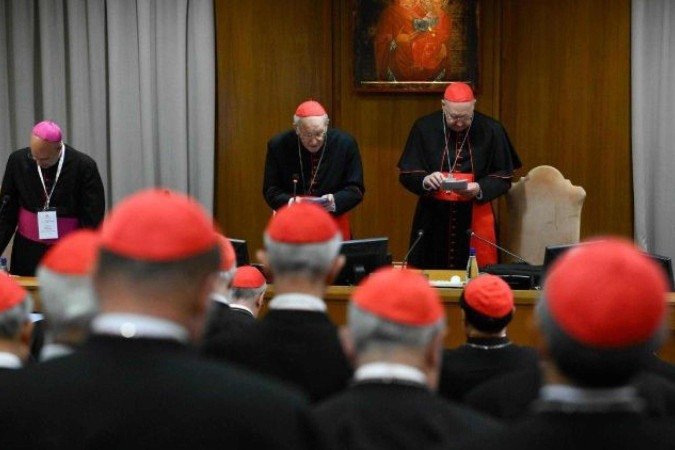 Cardeais se reúnem antes do conclave e reforçam apelo do papa Francisco com pedido de cessar-fogo na Ucrânia e em Gaza - (crédito: Vatican News)