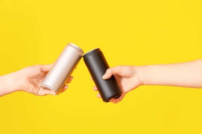 O consumo excessivo de energético pode prejudicar a saúde (Imagem: Pixel-Shot | Shutterstock) - (crédito: EdiCase) O consumo excessivo de energético pode prejudicar a saúde (Imagem: Pixel-Shot | Shutterstock) - (crédito: EdiCase)