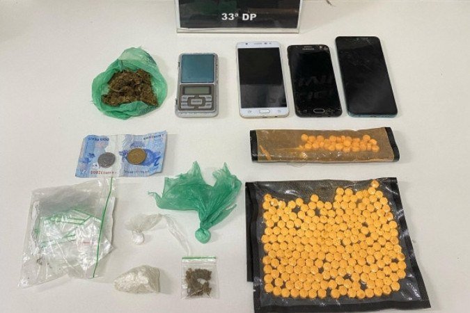 O jovem de 19 anos foi preso na sexta-feira (2/5) com 250 comprimidos de ecstasy - (crédito: Divulgação PCDF) O jovem de 19 anos foi preso na sexta-feira (2/5) com 250 comprimidos de ecstasy - (crédito: Divulgação PCDF)