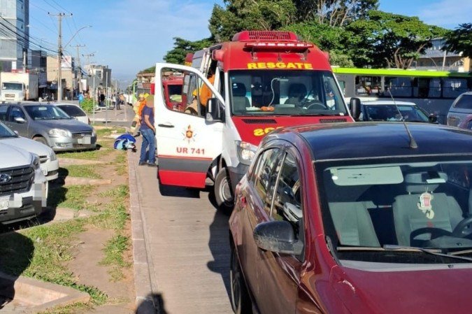 Colisão entre motocicleta e carro deixa uma pessoa ferida em Ceilândia - (crédito: Divulgação/CBMDF) Colisão entre motocicleta e carro deixa uma pessoa ferida em Ceilândia - (crédito: Divulgação/CBMDF)