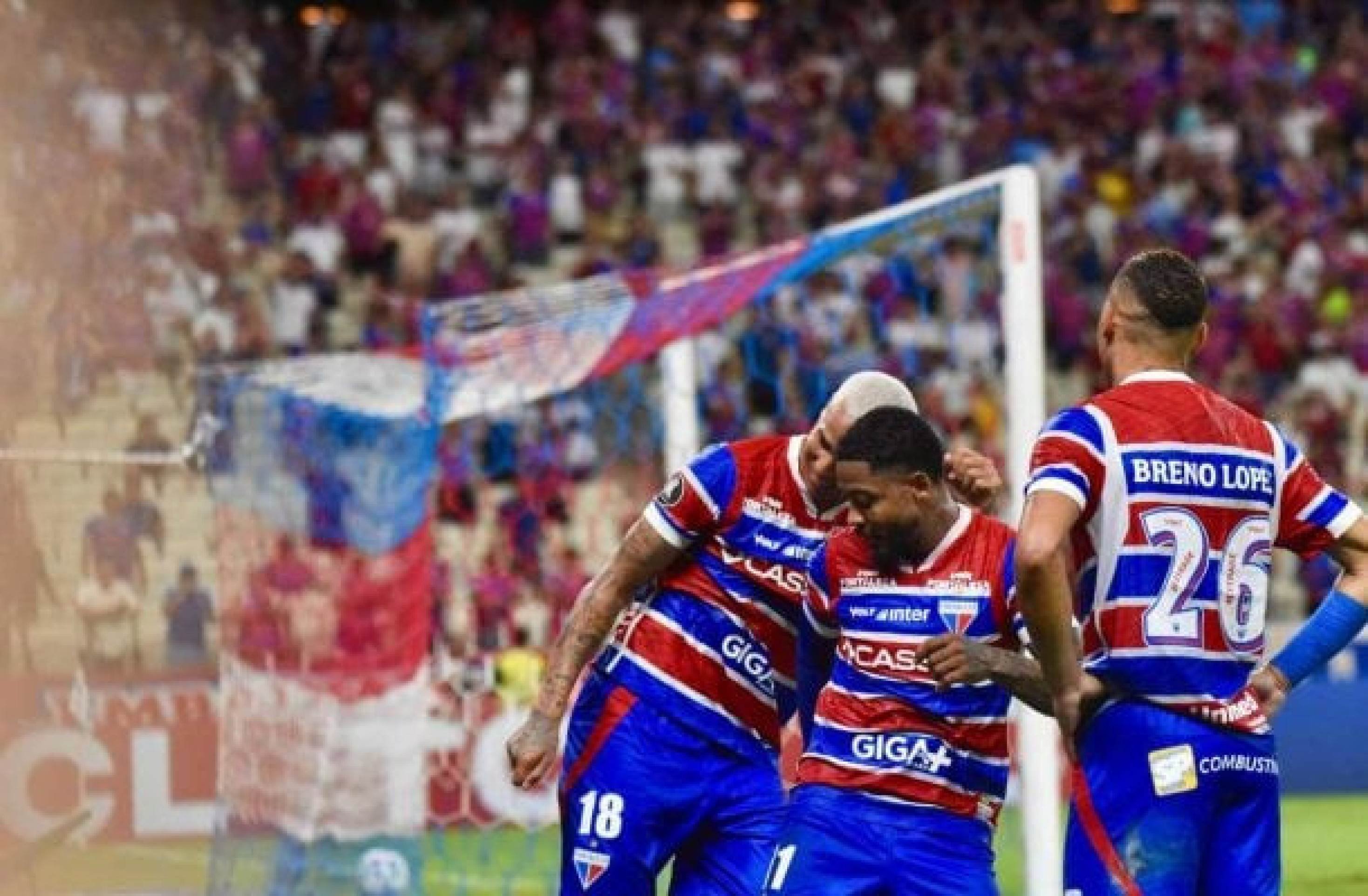 Fortaleza goleia Colo-Colo e se aproxima de classificação na Libertadores