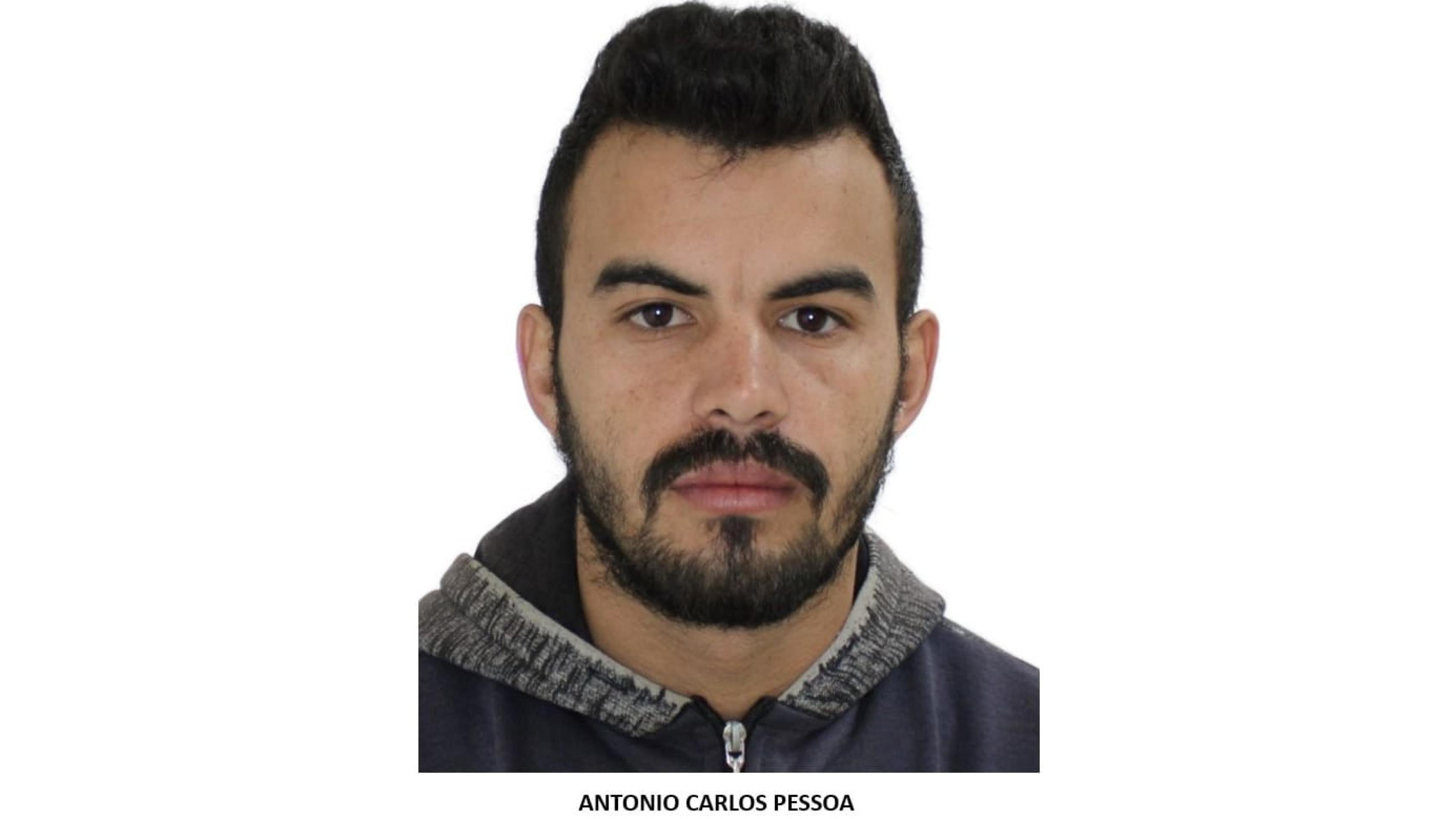 Saiba quem é o foragido que executou mulher que pilotava moto