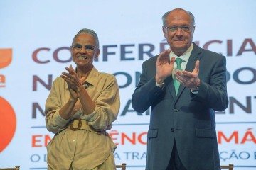 Para Marina, na foto ao lado do vice-presidente, conferência 'representa a retomada da participação popular na construção das políticas de meio ambiente no Brasil' -  (crédito: Rogério Cassimiro/MMA)