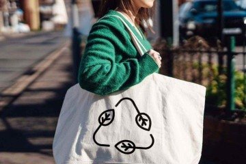 Além de consumir de forma mais consciente, consumir menos também é um passo importante em relação à sustentabilidade, dizem especialistas -  (crédito: Getty Images)