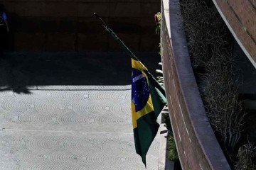 Opositores deixaram Embaixada da Argentina em Caracas rumo aos Estados Unidos -  (crédito: Juan Barreto/AFP)