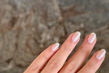 Entre colares e brincos, vários anéis são usados por Gabriela