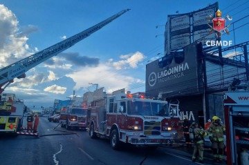 Incêndio atinge igreja Lagoinha em Taguatinga nesta quarta-feira (7/5)  -  (crédito: CBMDF)