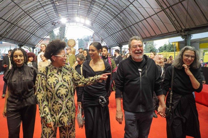 Equipe do longa-metragem de encerramento Virgínia e Adelaide