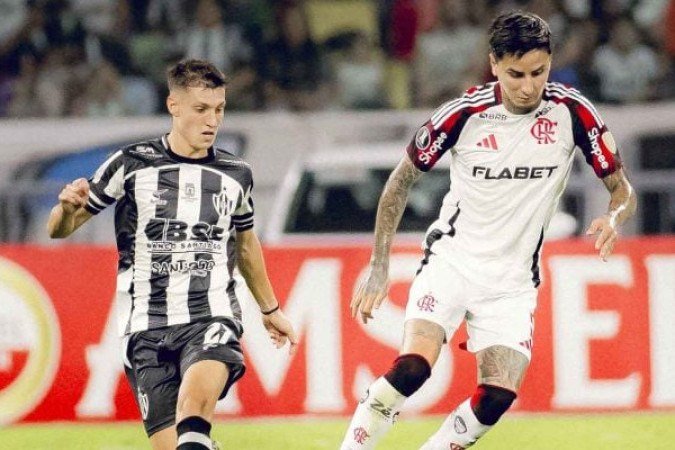 ERICK PULGAR - Muitos erros de passes, incluindo um de presente para o rival que somente nÃ£o marcou por causa da grande defesa de Rossi no primeiro tempo.  Mal. NOTA 4,5. Foto: Adriano Fontes / Flamengo