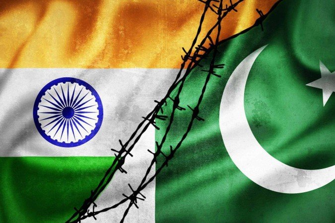 Os principais ativistas da independência, Jawaharlal Nehru (à esquerda) e Mahatma Gandhi (à direita), queriam uma Índia que abraçasse todas as religiões - (crédito: BBC) Os principais ativistas da independência, Jawaharlal Nehru (à esquerda) e Mahatma Gandhi (à direita), queriam uma Índia que abraçasse todas as religiões - (crédito: BBC)